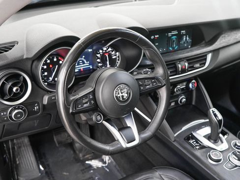 Used 2020 Alfa Romeo Stelvio AWD w/ Nero Edizione image 21