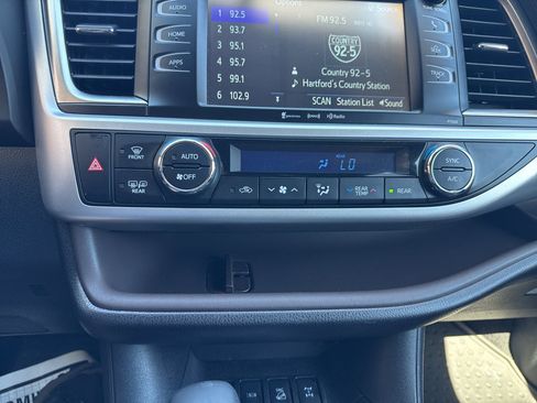 Used 2016 Toyota Highlander Plus AWD/4WD image 26