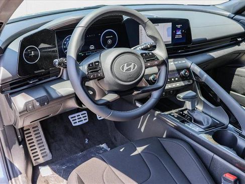 New 2025 Hyundai Elantra SEL image 10