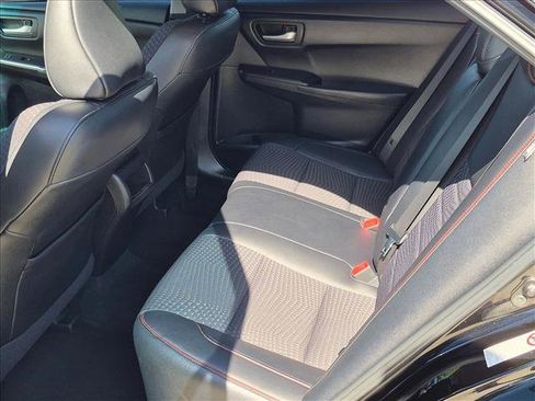Used 2015 Toyota Camry SE FWD image 17