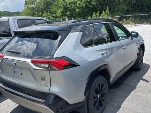 Used 2024 Toyota RAV4 XSE AWD/4WD image 3