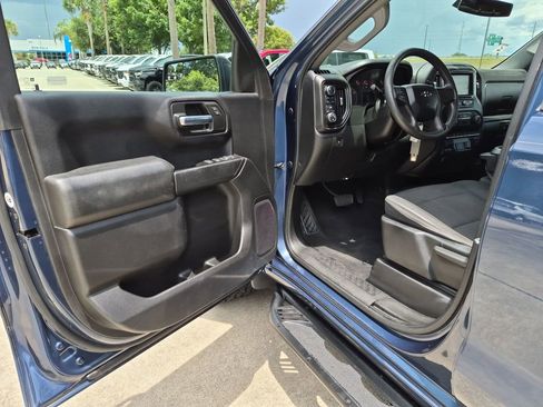 Used 2019 Chevrolet Silverado 1500 Custom Trail Boss AWD/4WD image 8