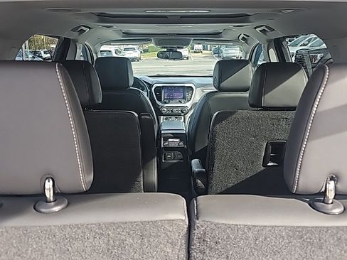 Certified 2022 GMC Acadia SLT w/ Elevation Edition image 8