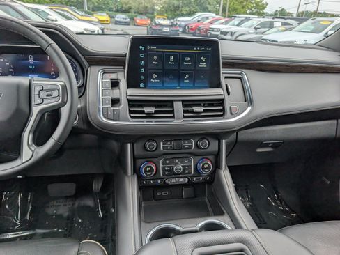 Used 2024 Chevrolet Suburban Premier RWD image 22