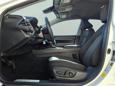 Used 2021 Toyota Camry LE image 13
