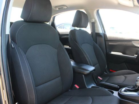 Used 2021 Kia Forte LXS FWD image 22