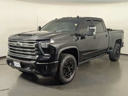 Used 2024 Chevrolet Silverado 3500 High Country w/ Technology Package AWD/4WD image 4