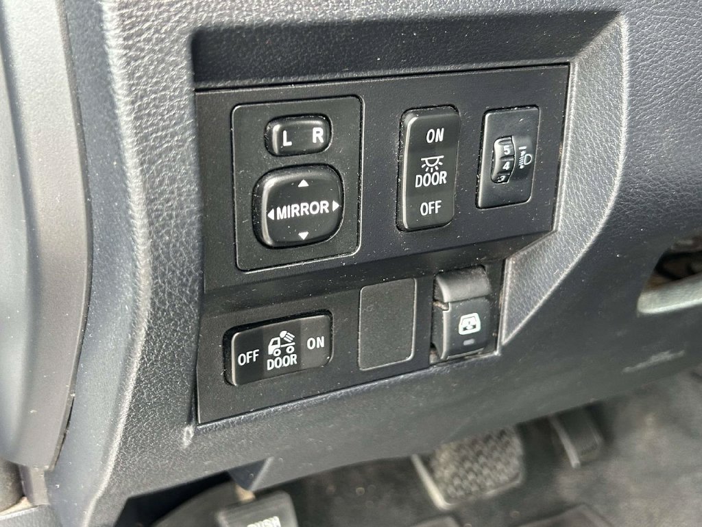 Used 2017 Toyota Tundra SR5 w/ SR5 Upgrade Package AWD/4WD image 22