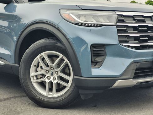 Used 2025 Ford Explorer Active RWD image 11