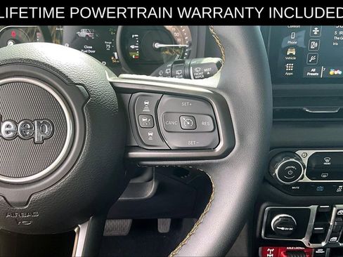 Used 2024 Jeep Wrangler Unlimited image 20