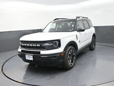 Used 2024 Ford Bronco Sport Outer Banks AWD/4WD image 4