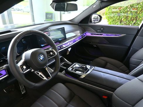 New 2024 BMW i7 eDrive50 w/ M Sport Package image 16