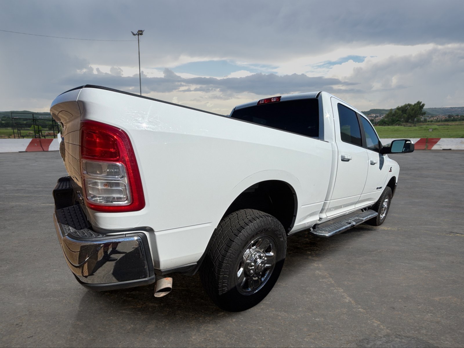 Used 2022 RAM 2500 Big Horn AWD/4WD image 3
