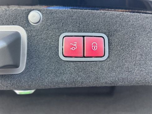 Used 2017 Mercedes-Benz S 550 Sedan image 36