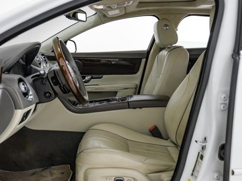 Used 2012 Jaguar XJ L image 30