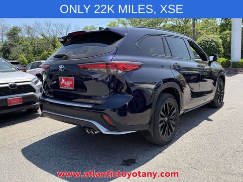 Used 2023 Toyota Highlander XSE AWD/4WD image 8