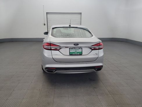 Used 2017 Ford Fusion SE w/ Fusion SE Technology Package image 6