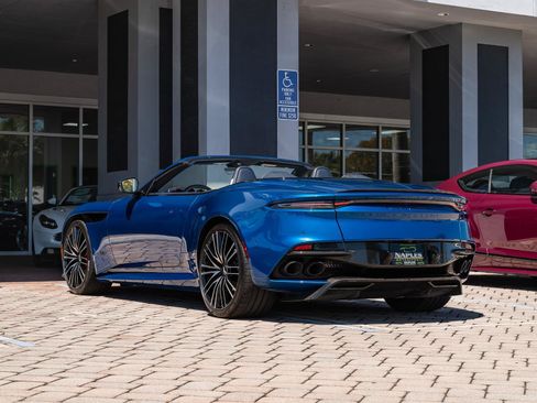 Used 2022 Aston Martin DBS Superleggera Volante RWD image 37