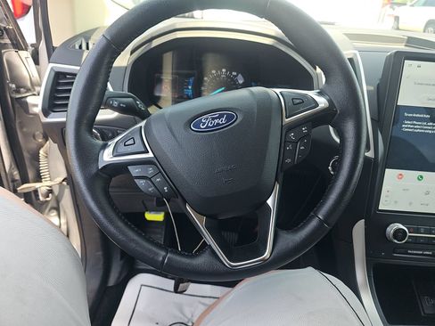 Used 2024 Ford Edge SEL w/ Convenience Package AWD/4WD image 5