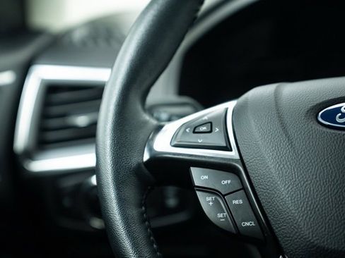 Used 2024 Ford Edge Titanium image 21