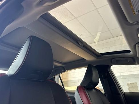 Certified 2024 Toyota Prius Prime FWD image 20
