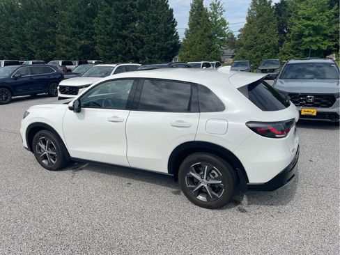 Used 2024 Honda HR-V EX-L image 3