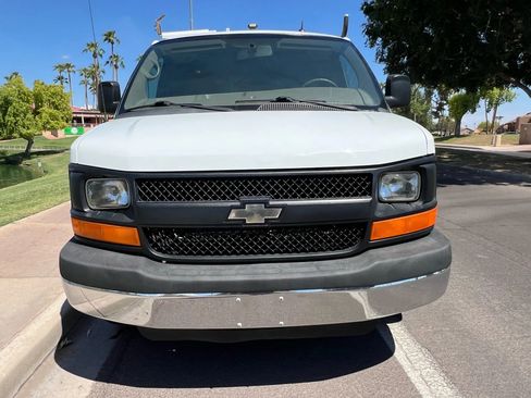 Used 2014 Chevrolet Express 2500 w/ Cold Climate Package image 8
