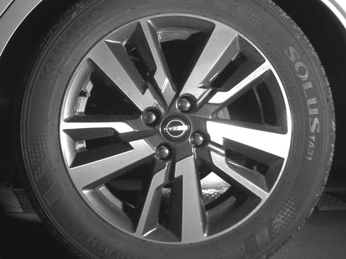 Used 2025 Nissan Versa SV FWD image 14