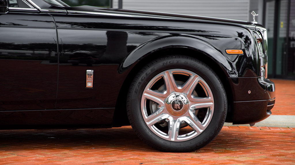 Used 2014 Rolls-Royce Phantom Sedan RWD image 9