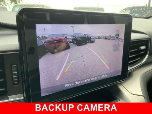 Used 2021 Ford Explorer XLT w/ Equipment Group 202A AWD/4WD image 41