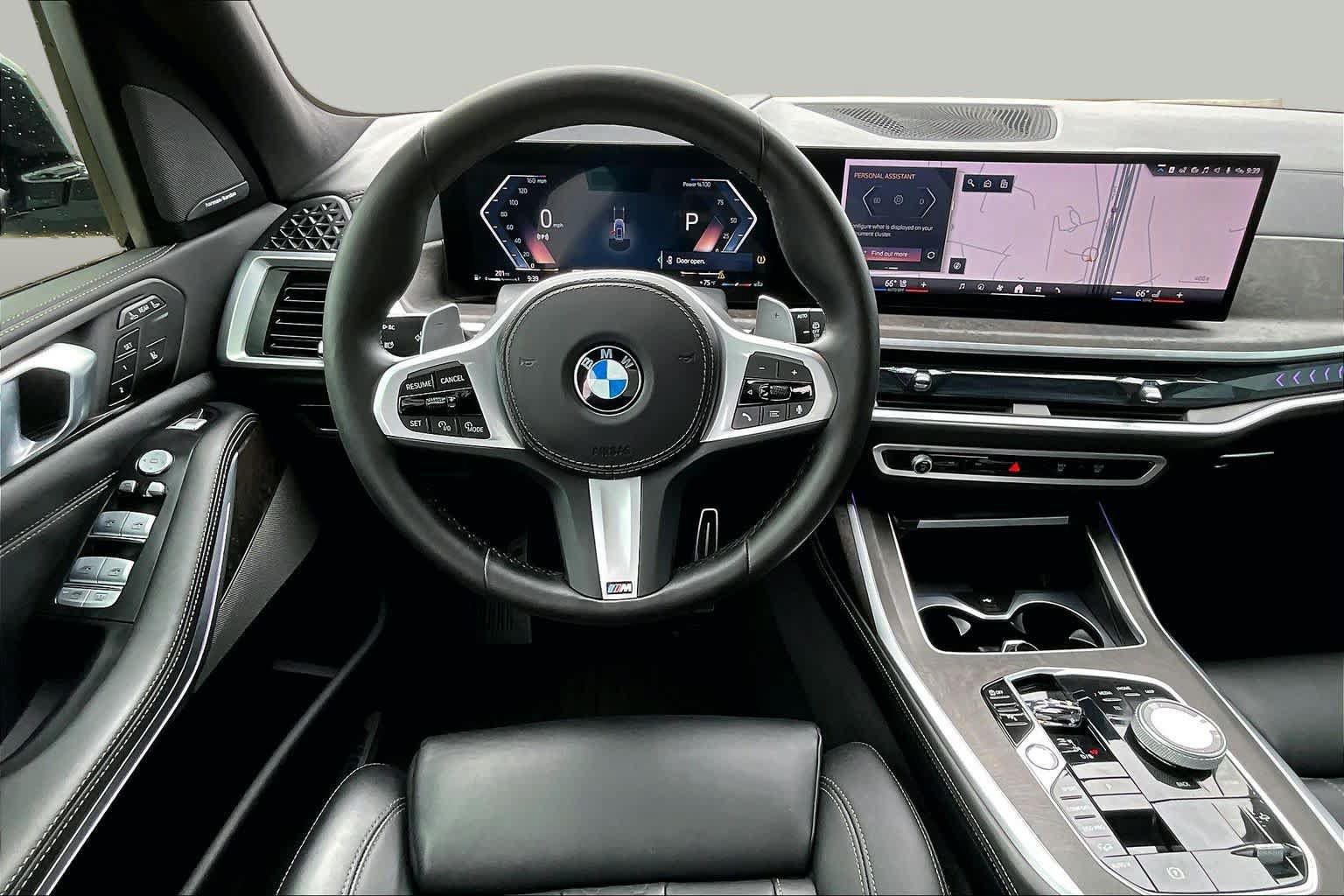 Used 2025 BMW X7 xDrive40i w/ M Sport Package AWD/4WD image 5
