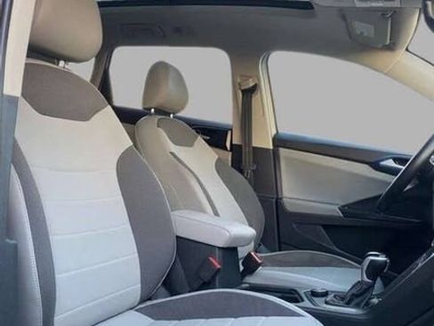 Used 2022 Volkswagen Taos SE w/ Panoramic Sunroof Package image 28