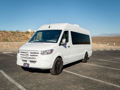Used 2024 Mercedes-Benz Sprinter 2500 image 1