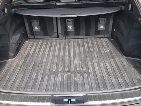 Used 2025 Toyota Crown Signia w/ Advanced Technology Package image 42