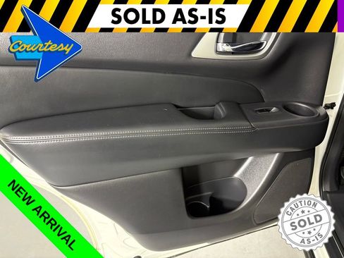 Used 2016 Nissan Pathfinder Platinum w/ Cargo Package FWD image 36