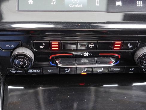 Certified 2023 Jeep Grand Cherokee L Laredo w/ Luxury Tech Group I image 31