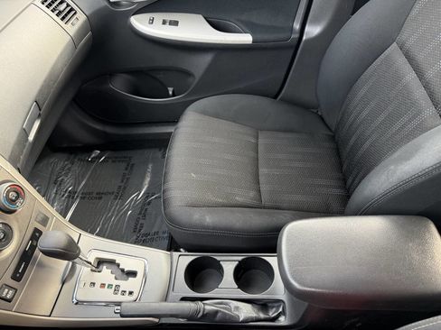 Used 2012 Toyota Corolla S image 18