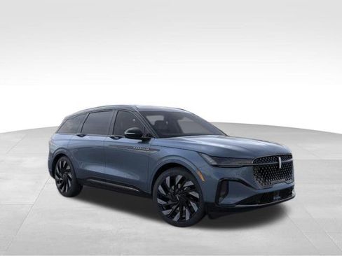 New 2026 Lincoln Nautilus Reserve w/ Jet Appearance Package image 8