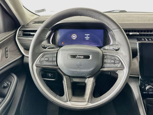Used 2023 Jeep Grand Cherokee L Limited AWD/4WD image 18