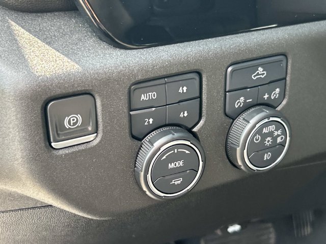 Used 2023 Chevrolet Silverado 1500 RST w/ Z71 Off-Road Package AWD/4WD image 31