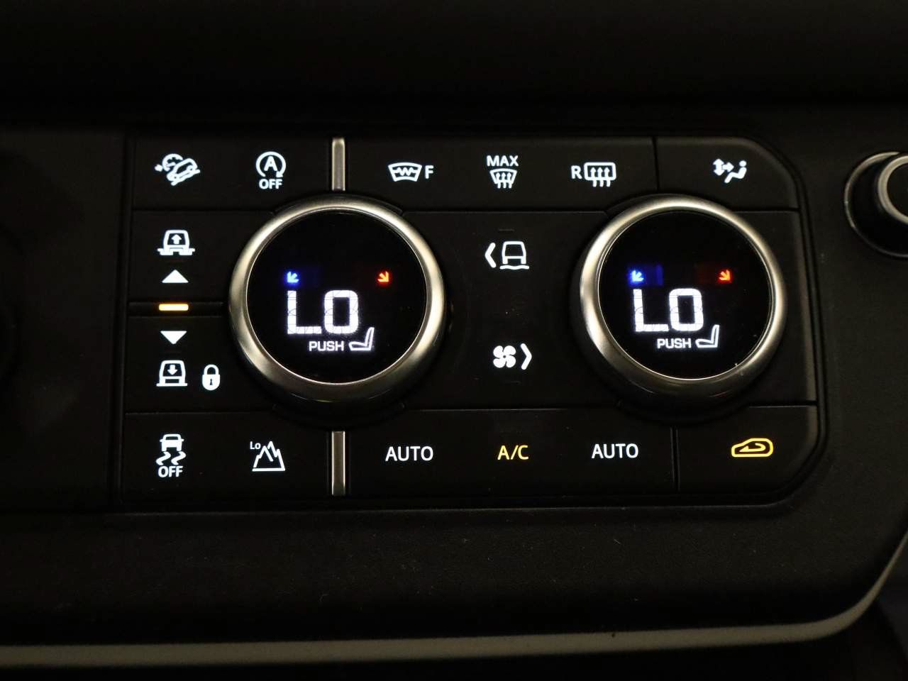 Used 2020 Land Rover Defender 110 HSE AWD/4WD image 11