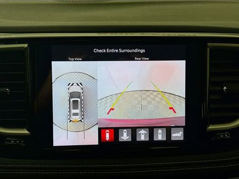 Used 2023 Chrysler Pacifica Touring-L w/ S Appearance Package image 13