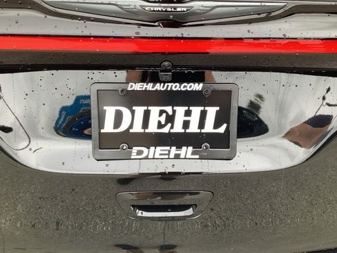 New 2026 Chrysler Pacifica Limited w/ S Appearance Package image 10