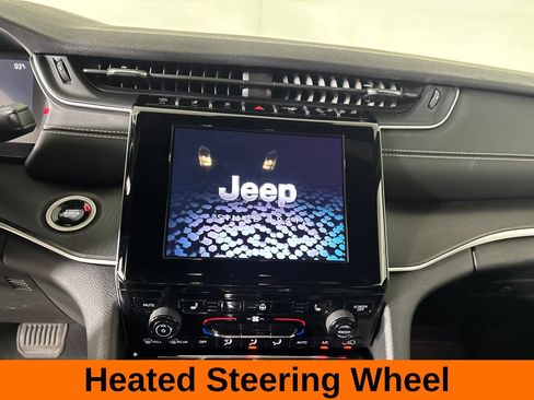 Used 2024 Jeep Grand Cherokee L Altitude AWD/4WD image 18
