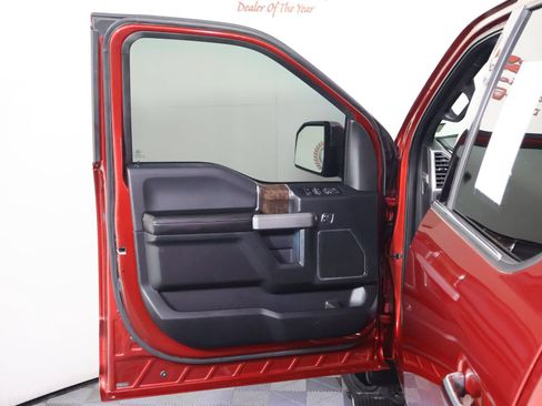 Used 2015 Ford F150 Platinum w/ Equipment Group 701A Luxury AWD/4WD image 25