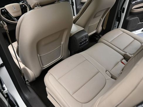 Used 2022 Lincoln Corsair AWD w/ Premium Package image 27