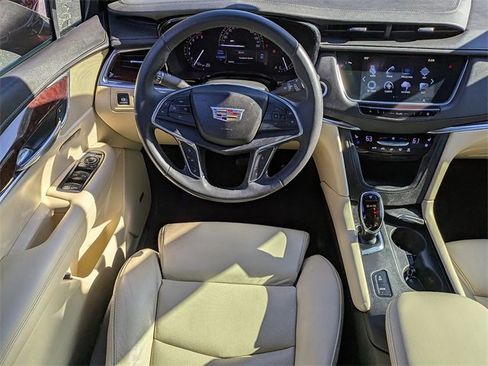 Used 2017 Cadillac XT5 Premium Luxury w/ LPO, Wheel Lock Package image 17