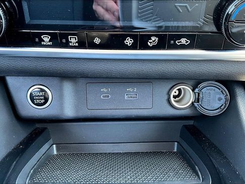 Used 2023 Nissan Rogue SV AWD/4WD image 13