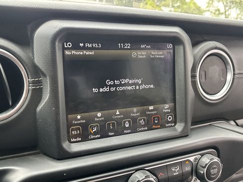 Certified 2020 Jeep Gladiator Overland AWD/4WD image 17