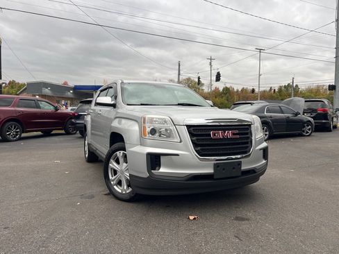 Used 2017 GMC Terrain SLE FWD image 2